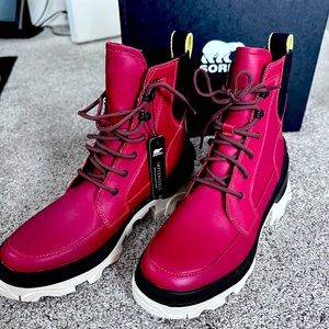 BNWT never worn Sorel Brex lace up boot